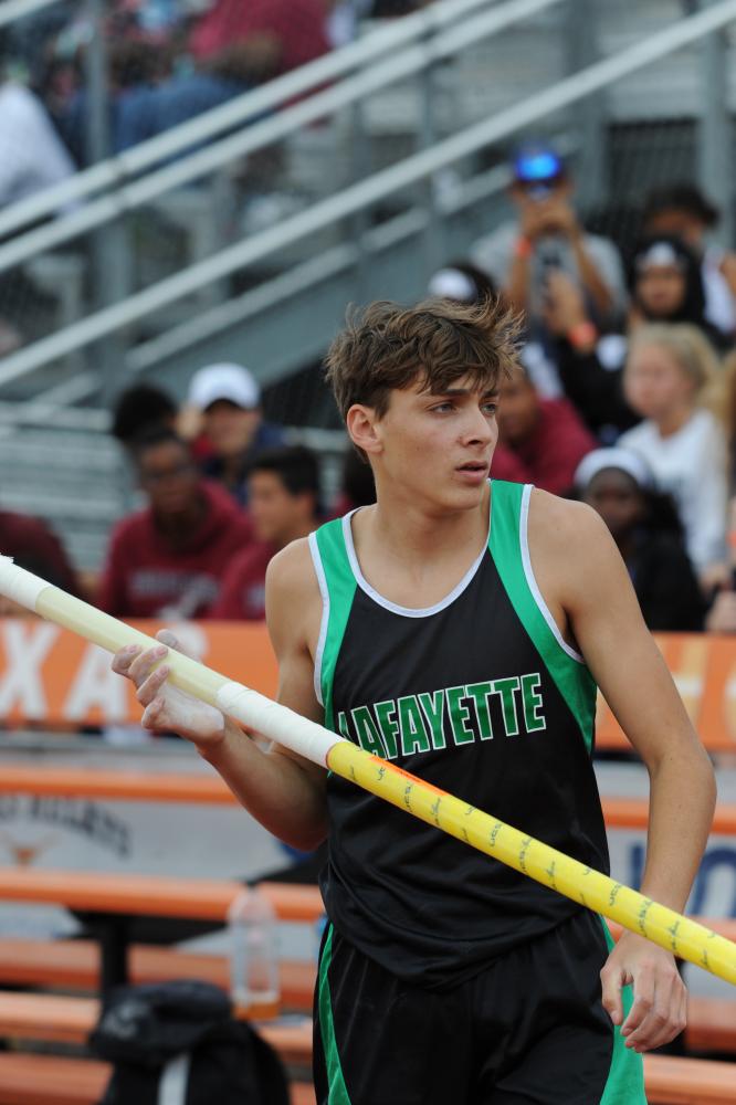 DyeStat.com - News - Coaches Weigh In On Pole Vault ...